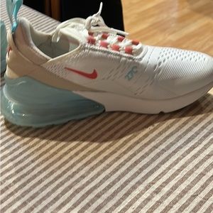 Nike air max 270 woman size 8.5
